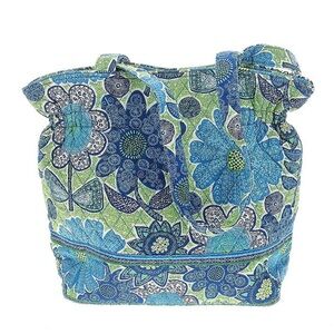 Vera Bradley Satchel bag in “Doodle Daisy ”. EUC